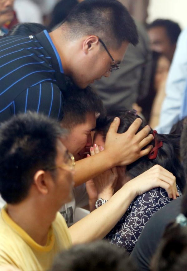 Nỗi đau xé lòng của thân nhân hành khách QZ 8501